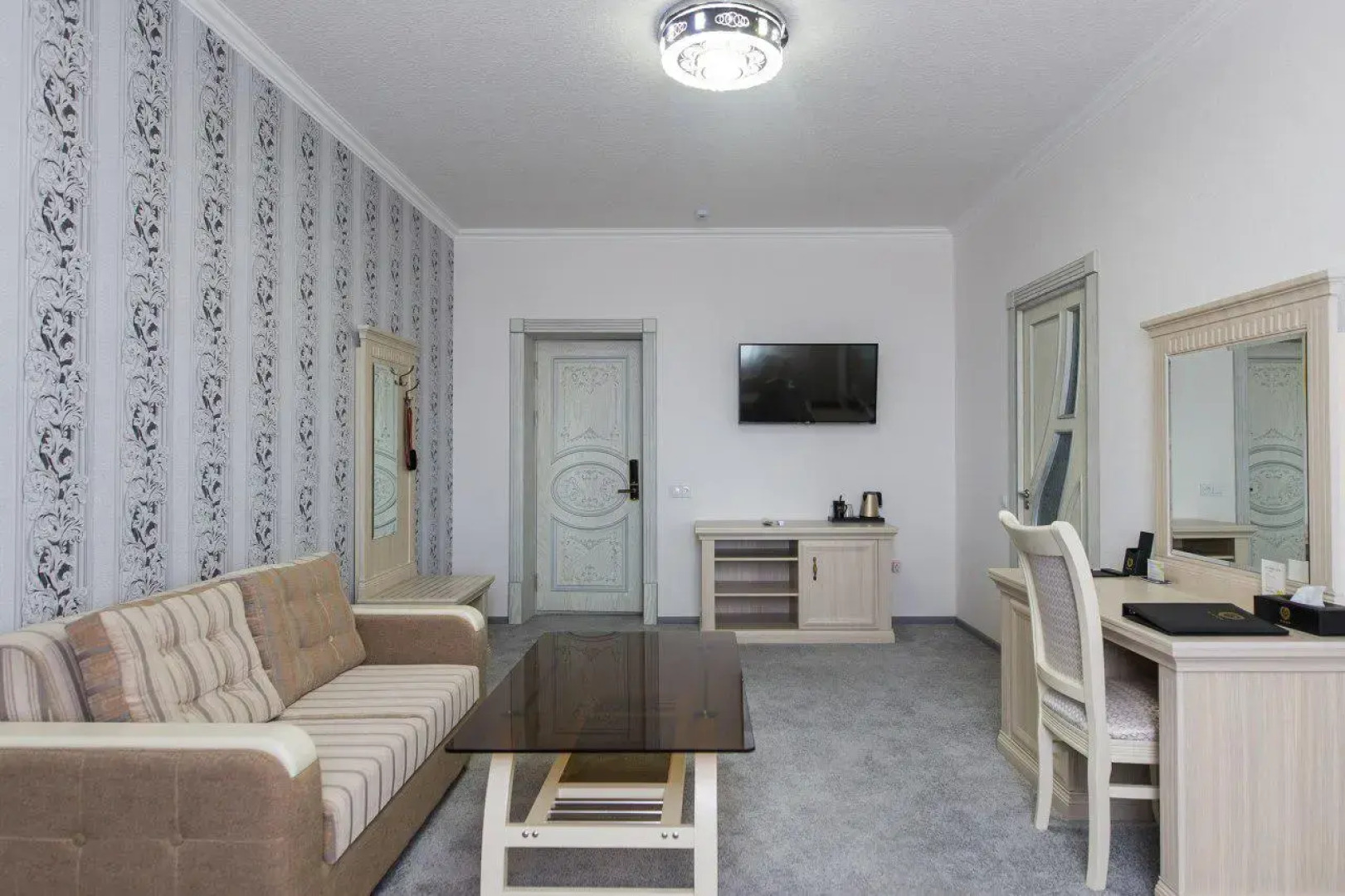 Отель Alexander