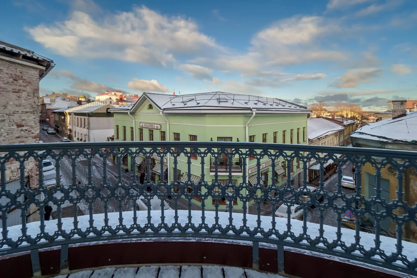 Отель Дом Тaт