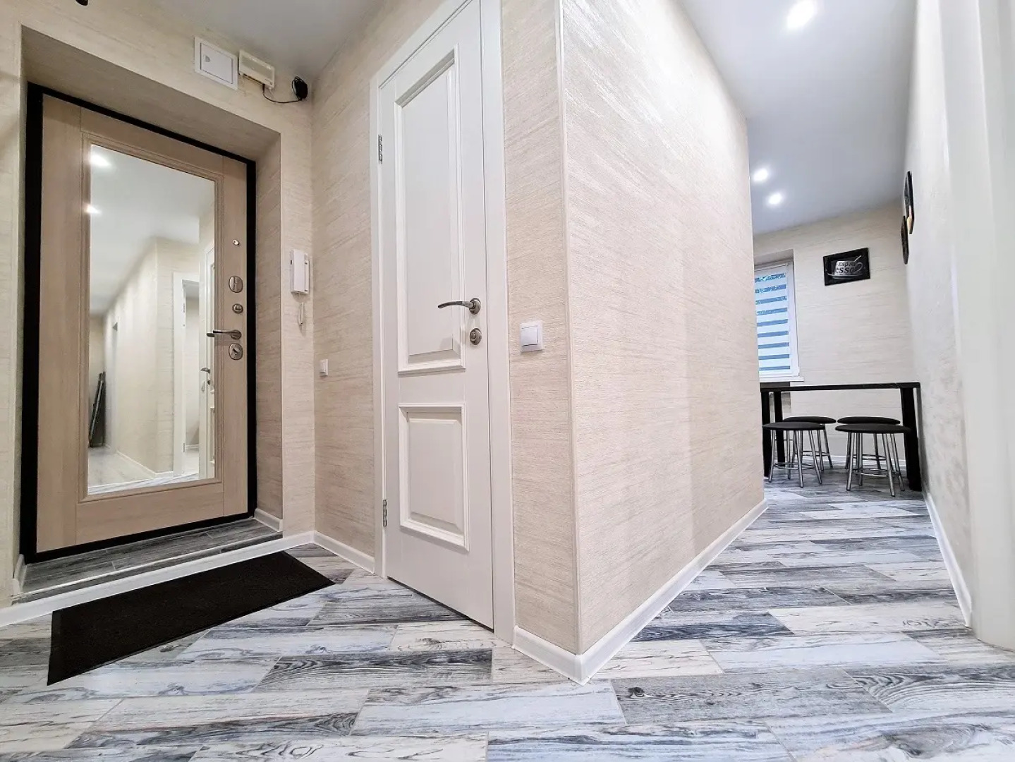 Апартаменты на Романова 4