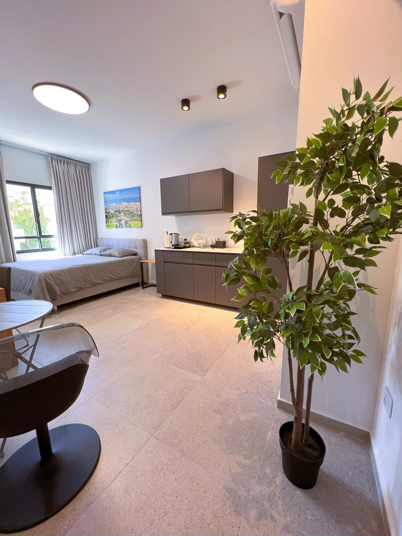 Апартаменты White Door Apartments