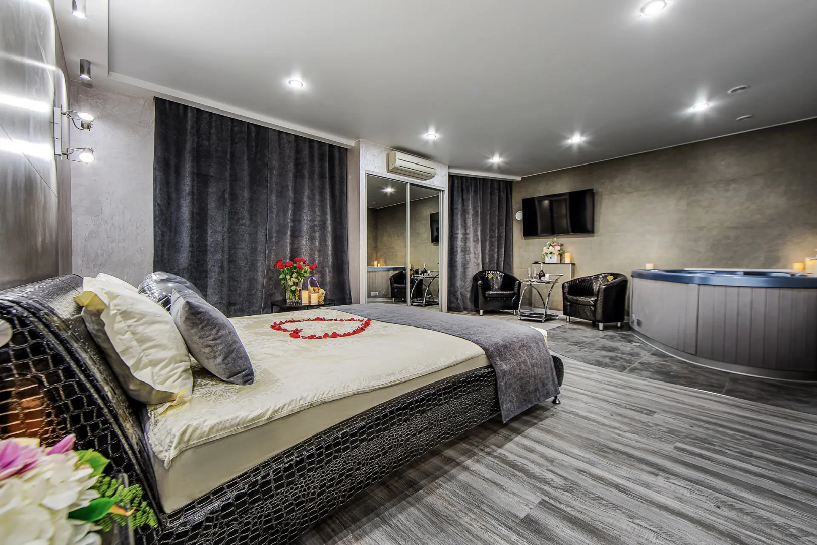 Отель Алекс на Дыбенко