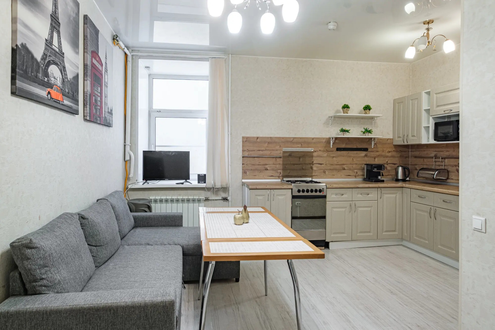 Апартаменты Две Спальни и Гостиная у Московского Вокзала для 8 Гостей