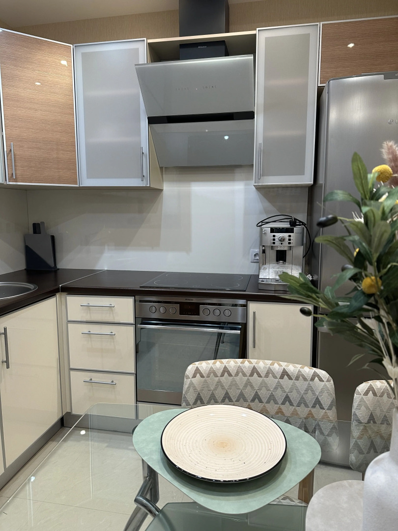 Квартира 2х комнатная у ТЦ Лотос плазы