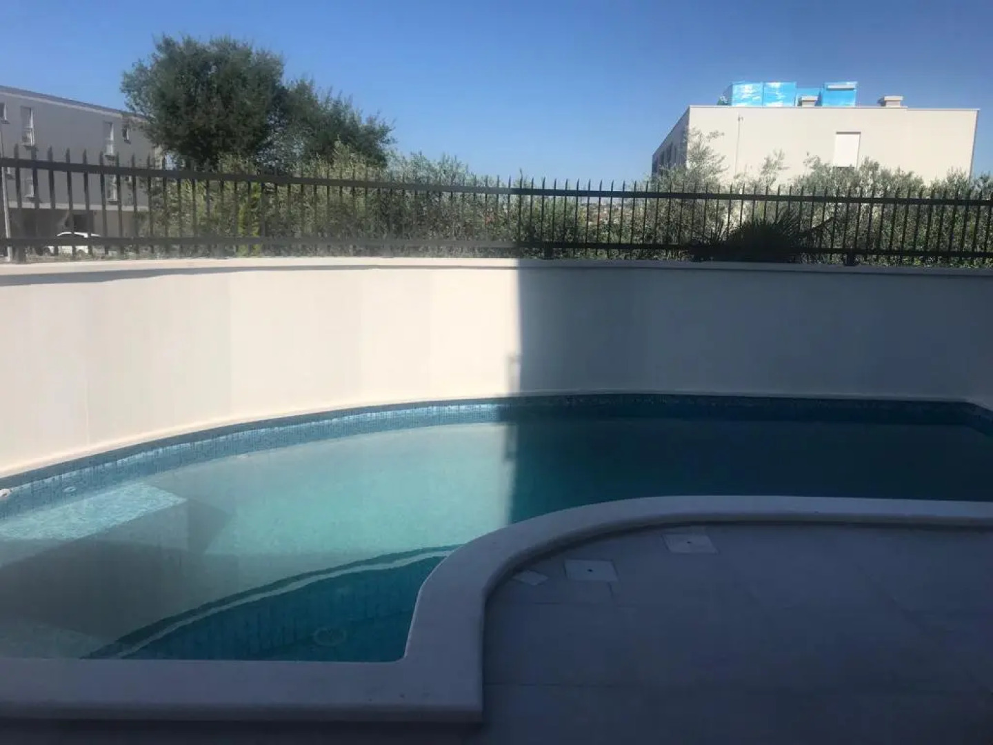 Вилла Urban Villa With Pool