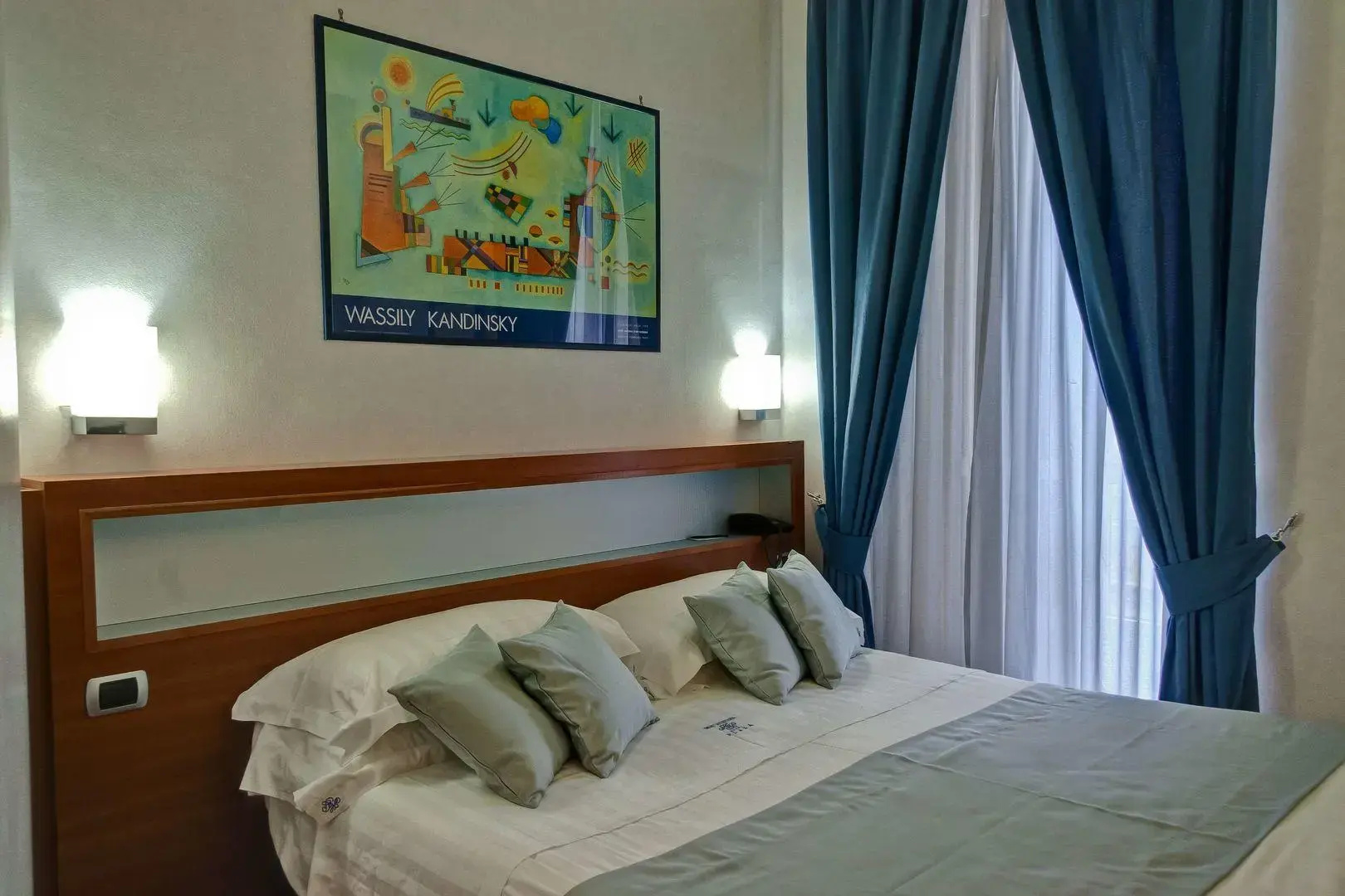 Отель Best Western Plus Hotel Plaza Napoli