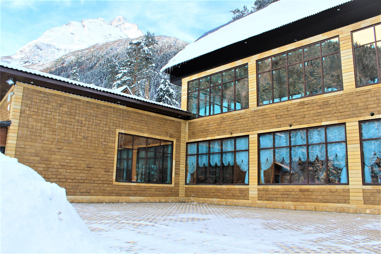 Отель Таурух