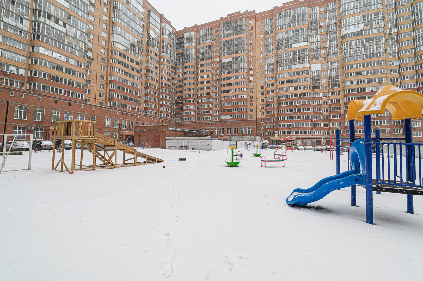 Апартаменты Stepanenkov для 4 гостей на Дуси Ковальчук 238