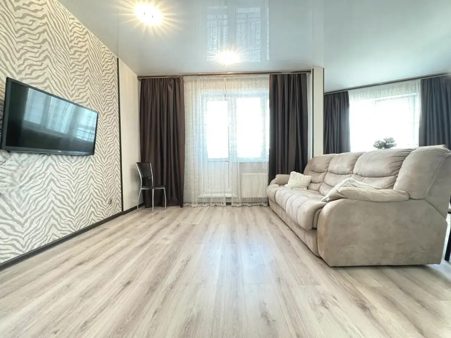 Квартира двухкомнатная с видом на реку на Притомском рядом с Кузбасс-Арена