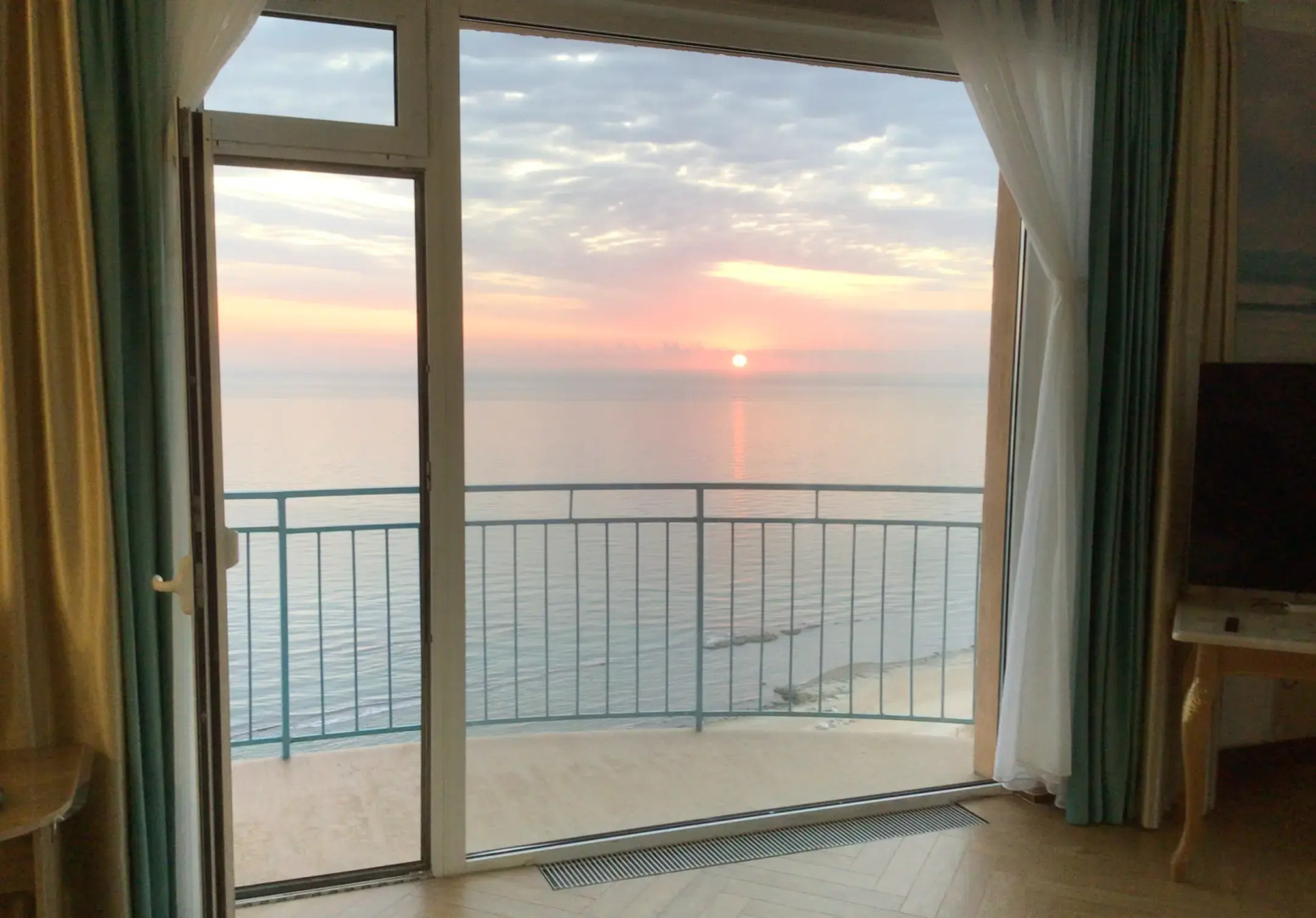 Апартаменты Priboy 05 у моря для отдыха и оздоровления