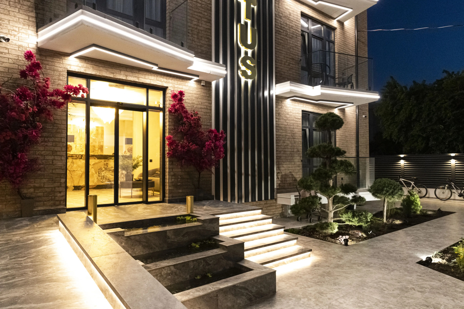 Отель Лотос