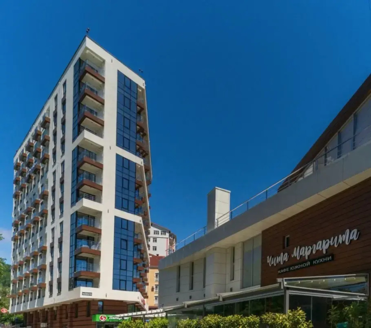 Квартира в  доме с бассейном рядом с морем