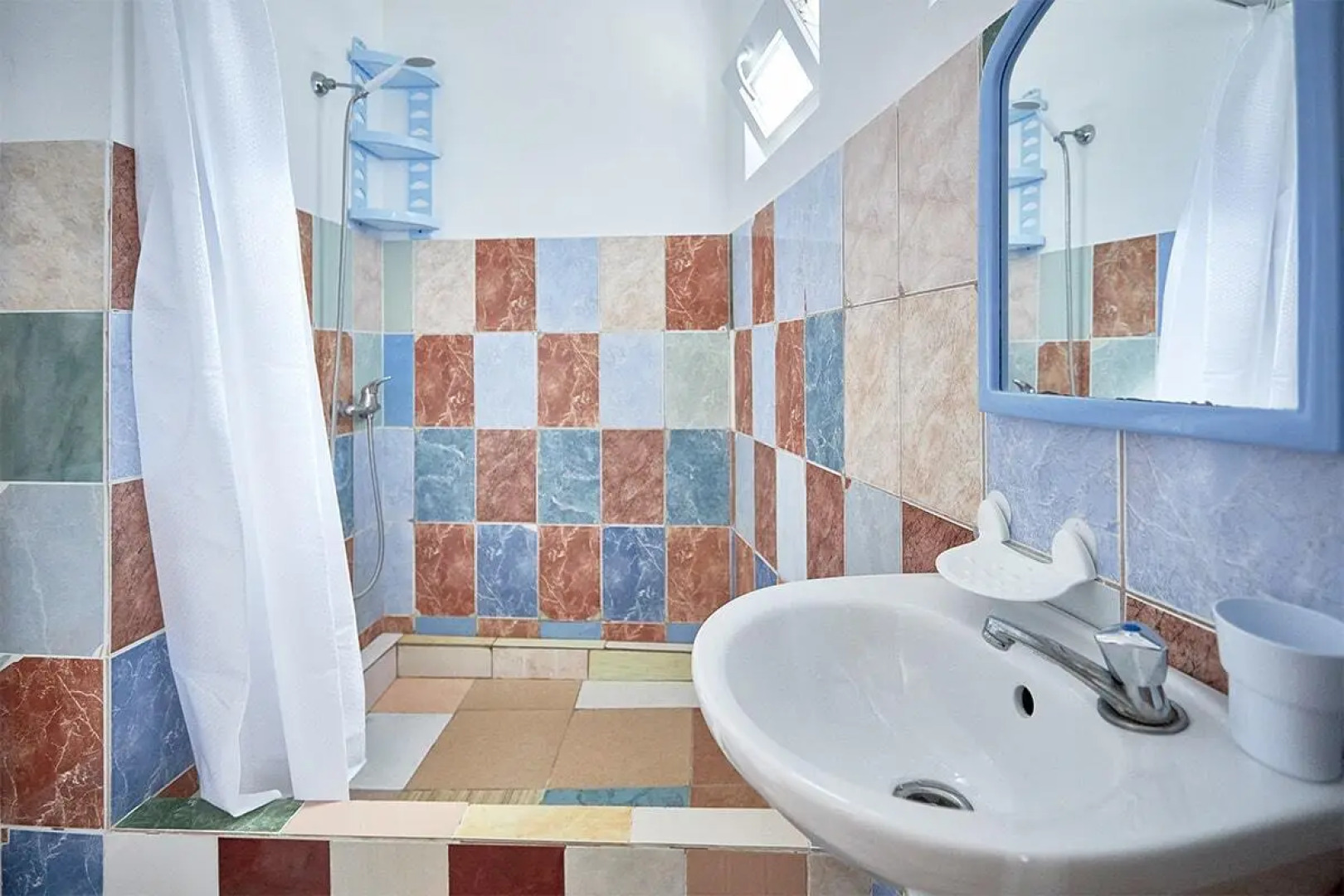 Отель Белый