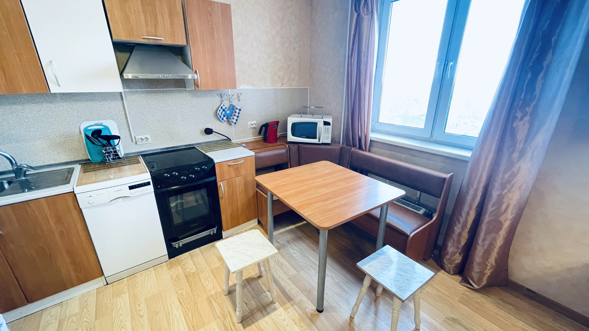 Апартаменты Рощинская 9