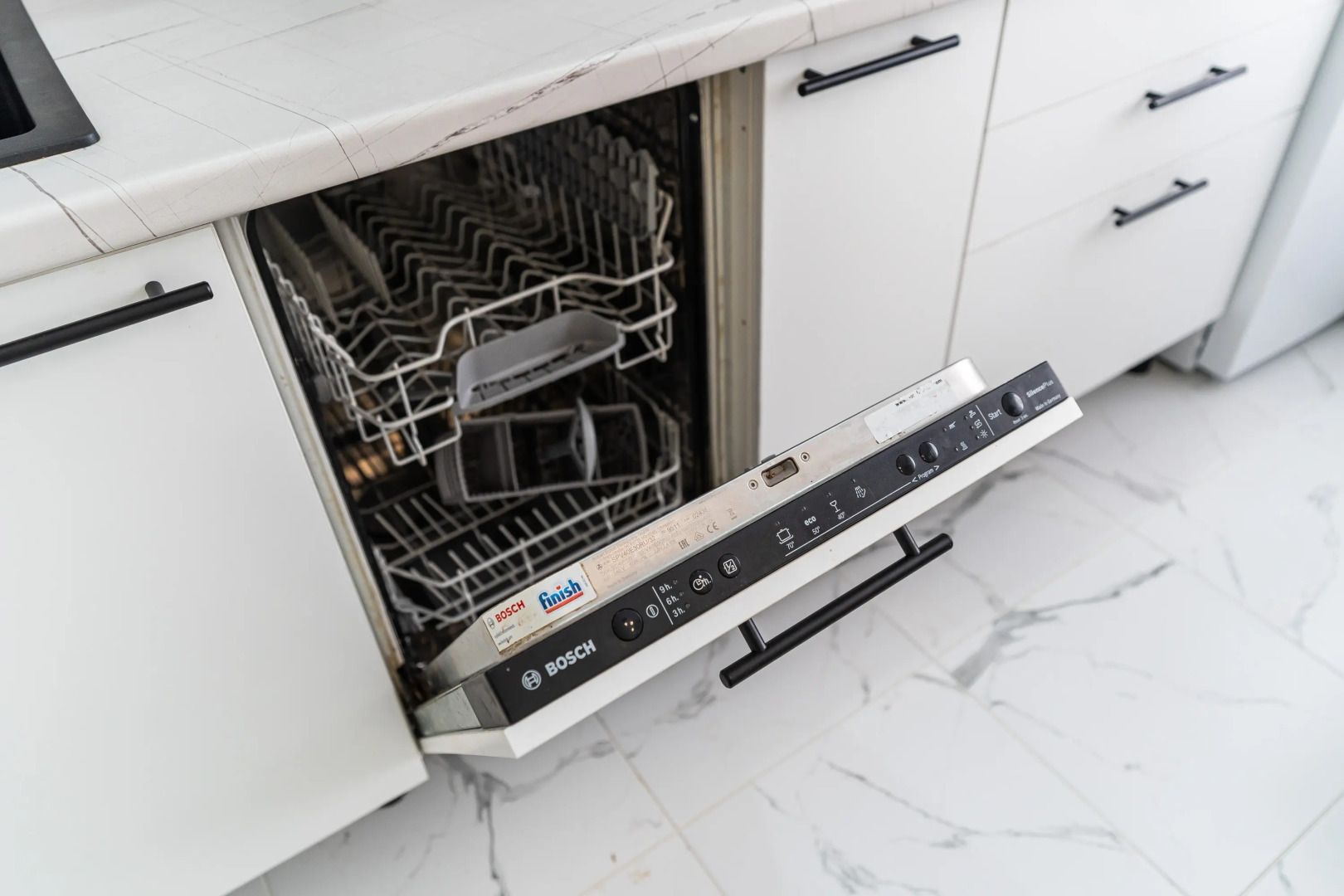 Апартаменты с дизайнерским ремонтом в Геленджике, микрорайон Парус от LetoApart