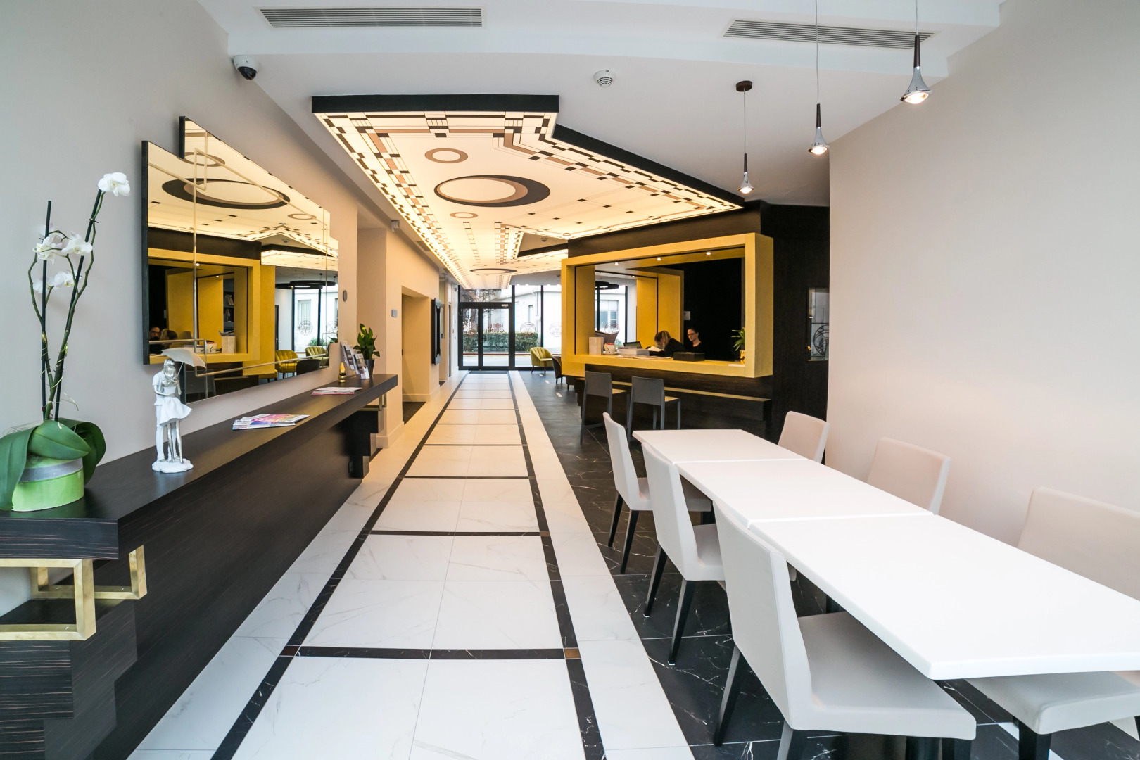 Отель Best Western Journel Saint-Laurent-Du-Var