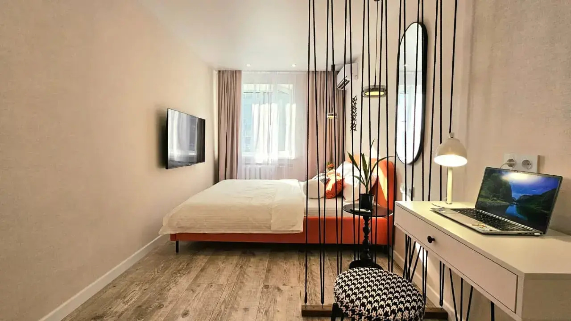 Квартира у Озера Кабан: Стильный Ремонт и Идеальное Расположение!