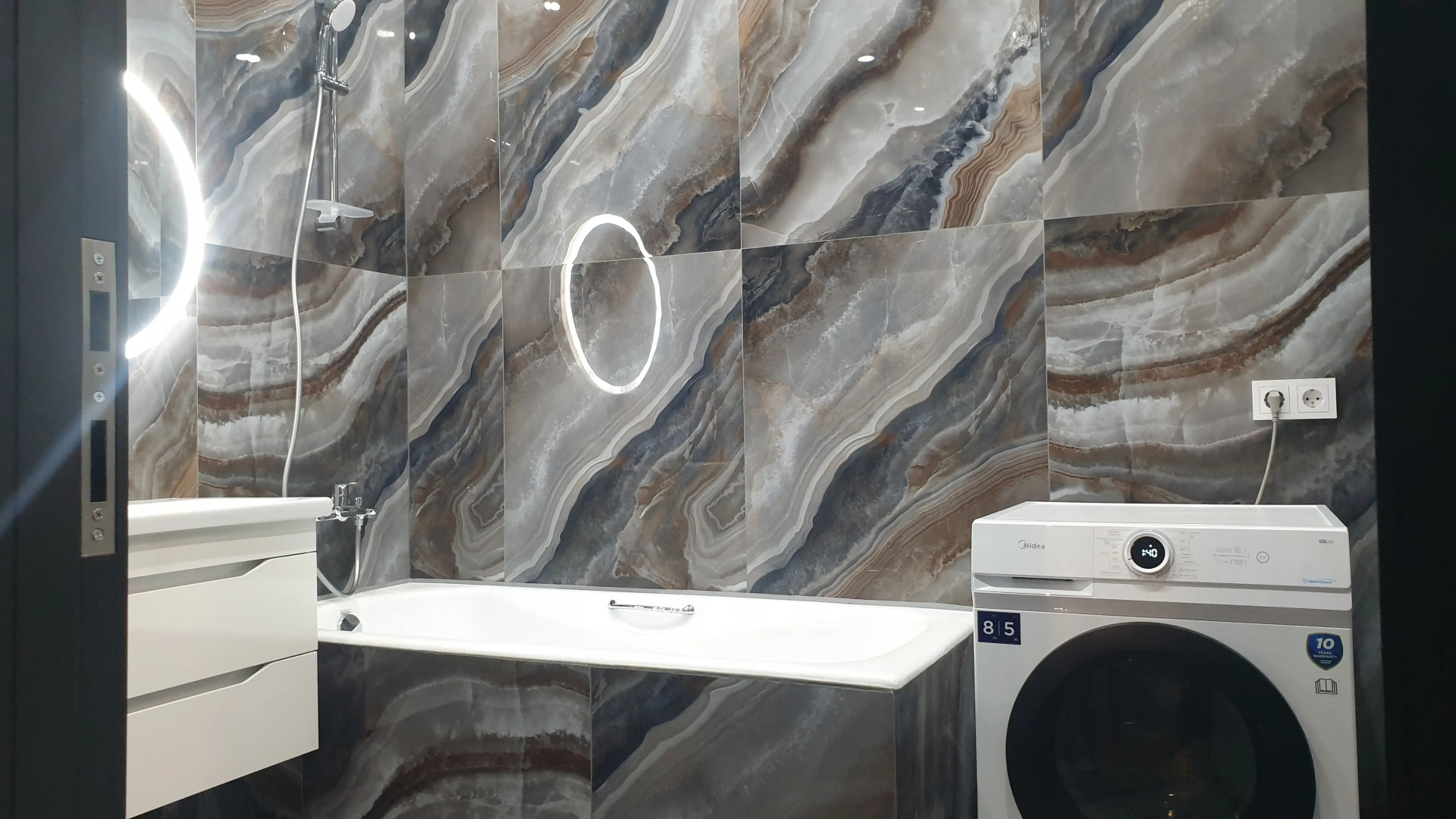 Апартаменты Green Lamp Downtown