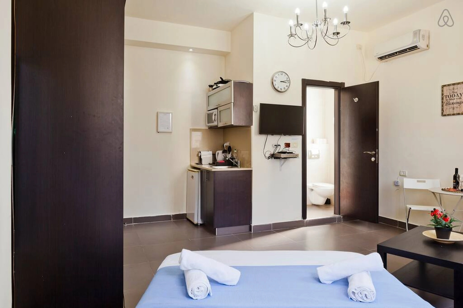 NHE Rothschild Apartments