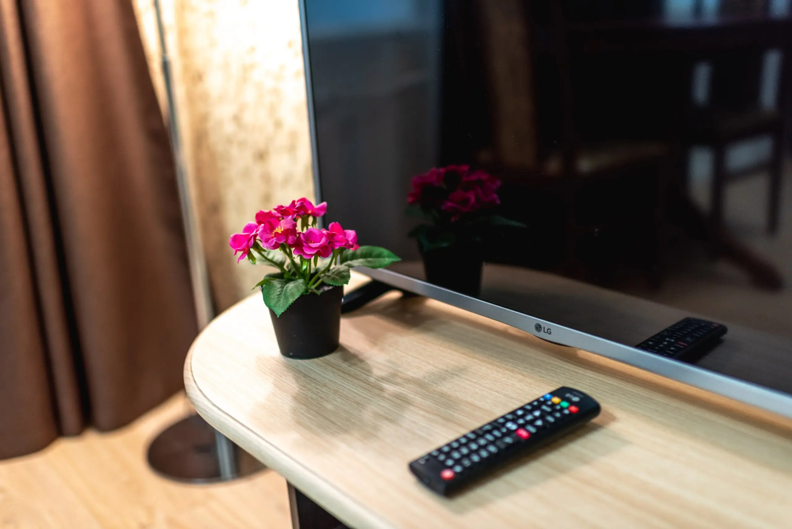 Апартаменты Яр-сутки на Октября 23