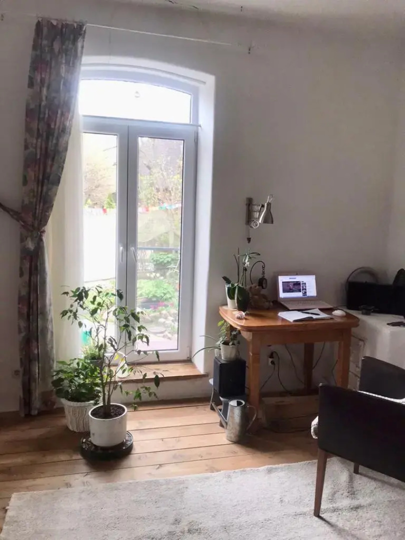 Апартаменты возле пляжа с красивым садом