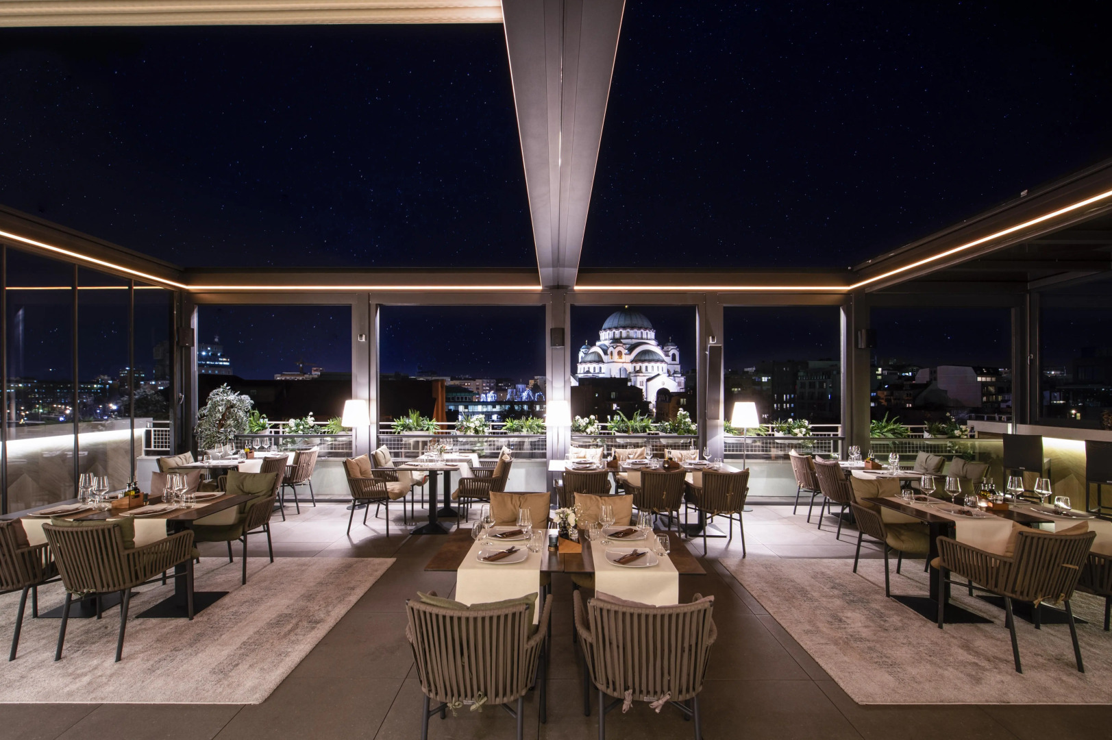 Отель Crystal Hotel Belgrade