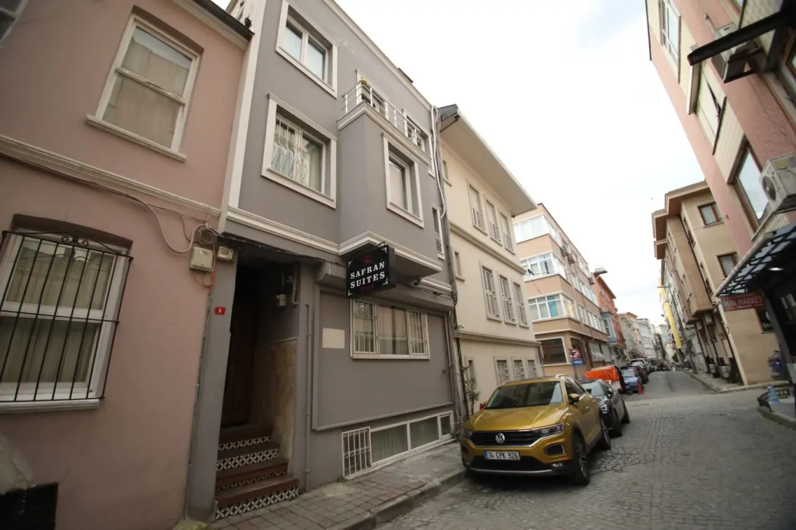 Отель Safran Suites