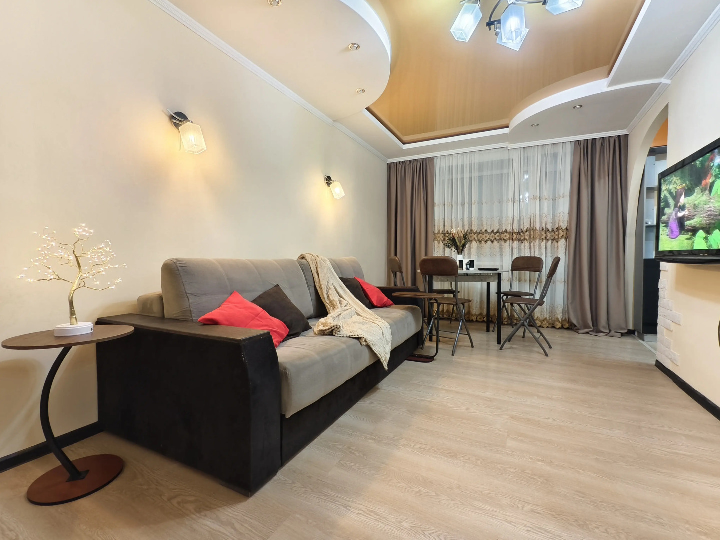 Квартира Уютная Трёхкомнатная в Центре Ул. Лейтенанта Шмидта 2