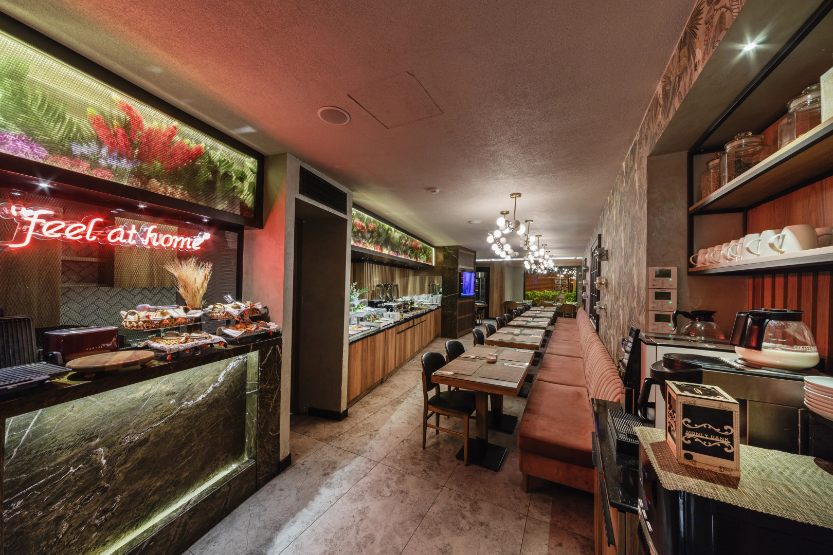 Ayramin Deluxe Hotel