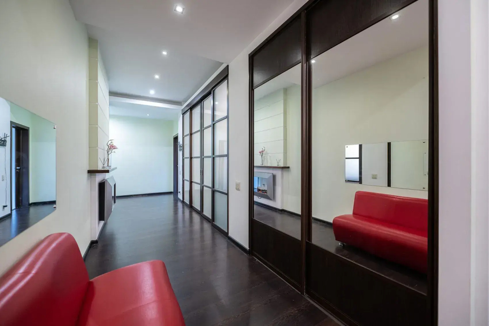 Апартаменты Пять Звёзд Большая с Кондиционерами и камином