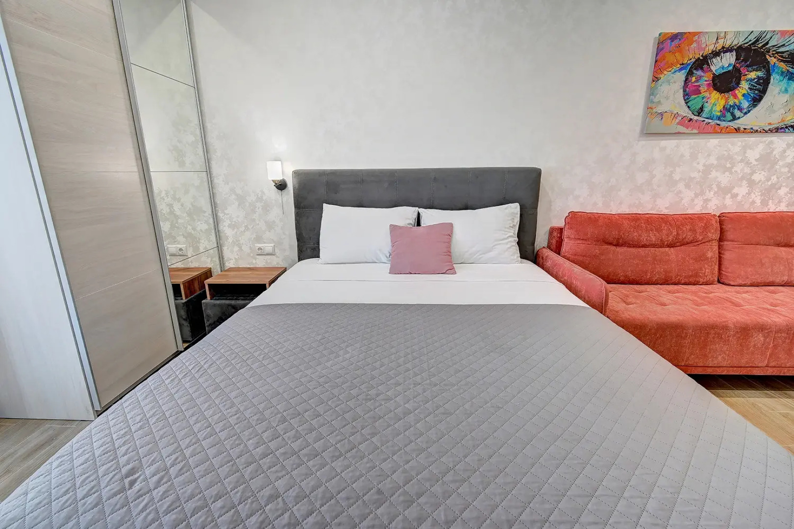 Уютные апартаменты MorskayaSimfonya-2 с видом на море балконом ванной бассейном на территории ЖК