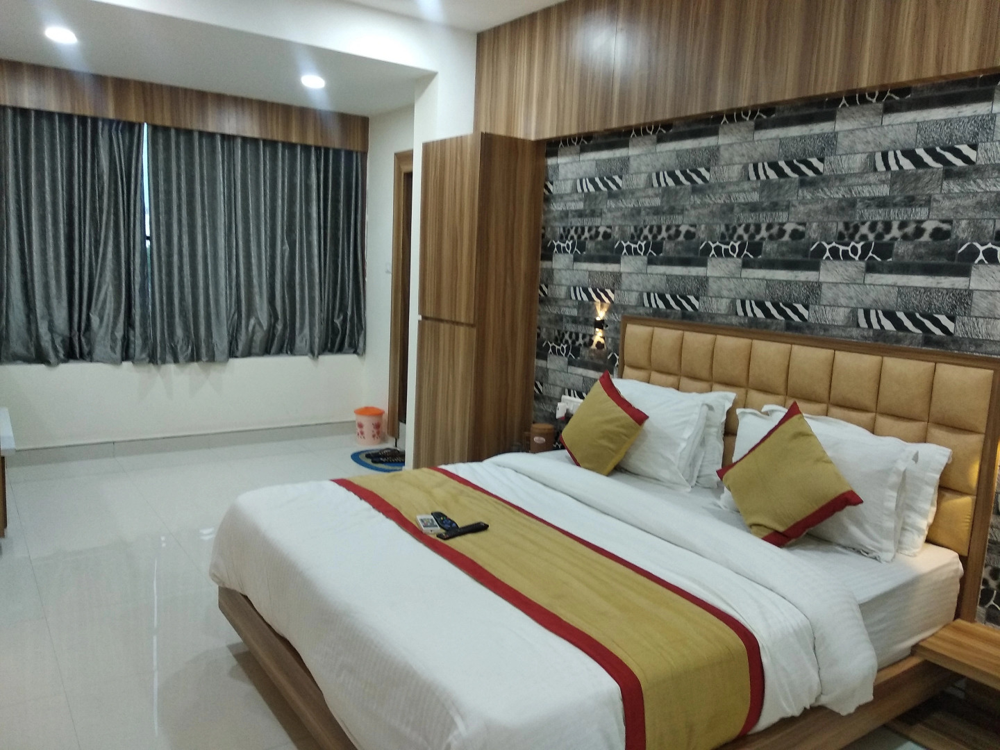 Отель Rest & Ride