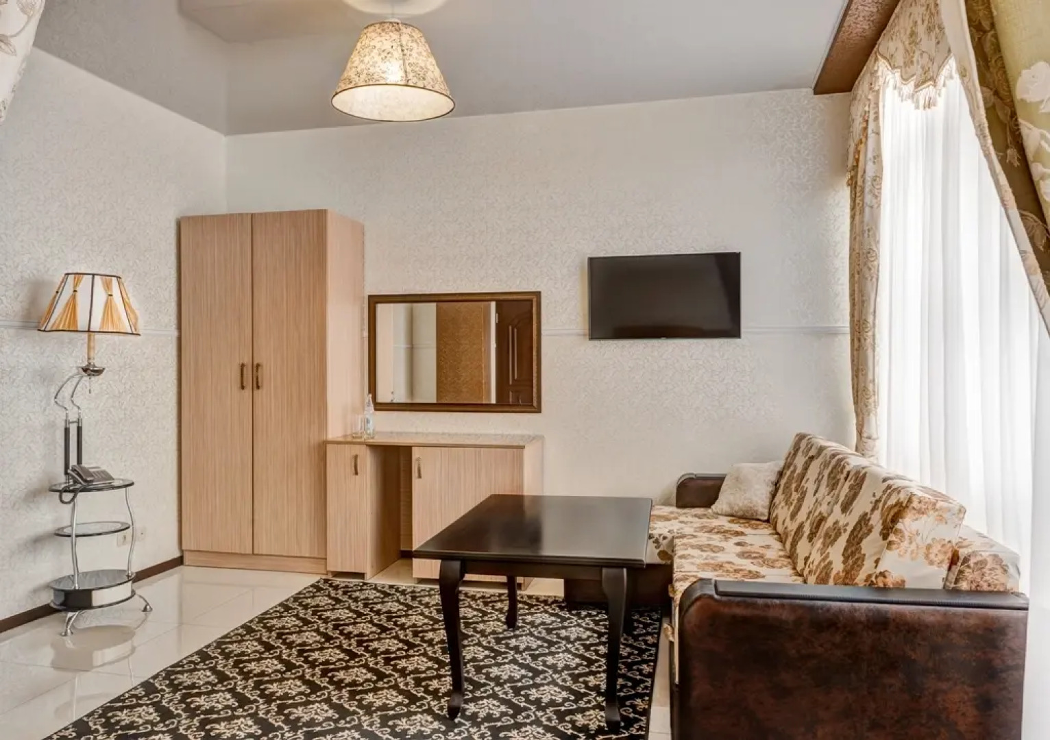 Отель Наири