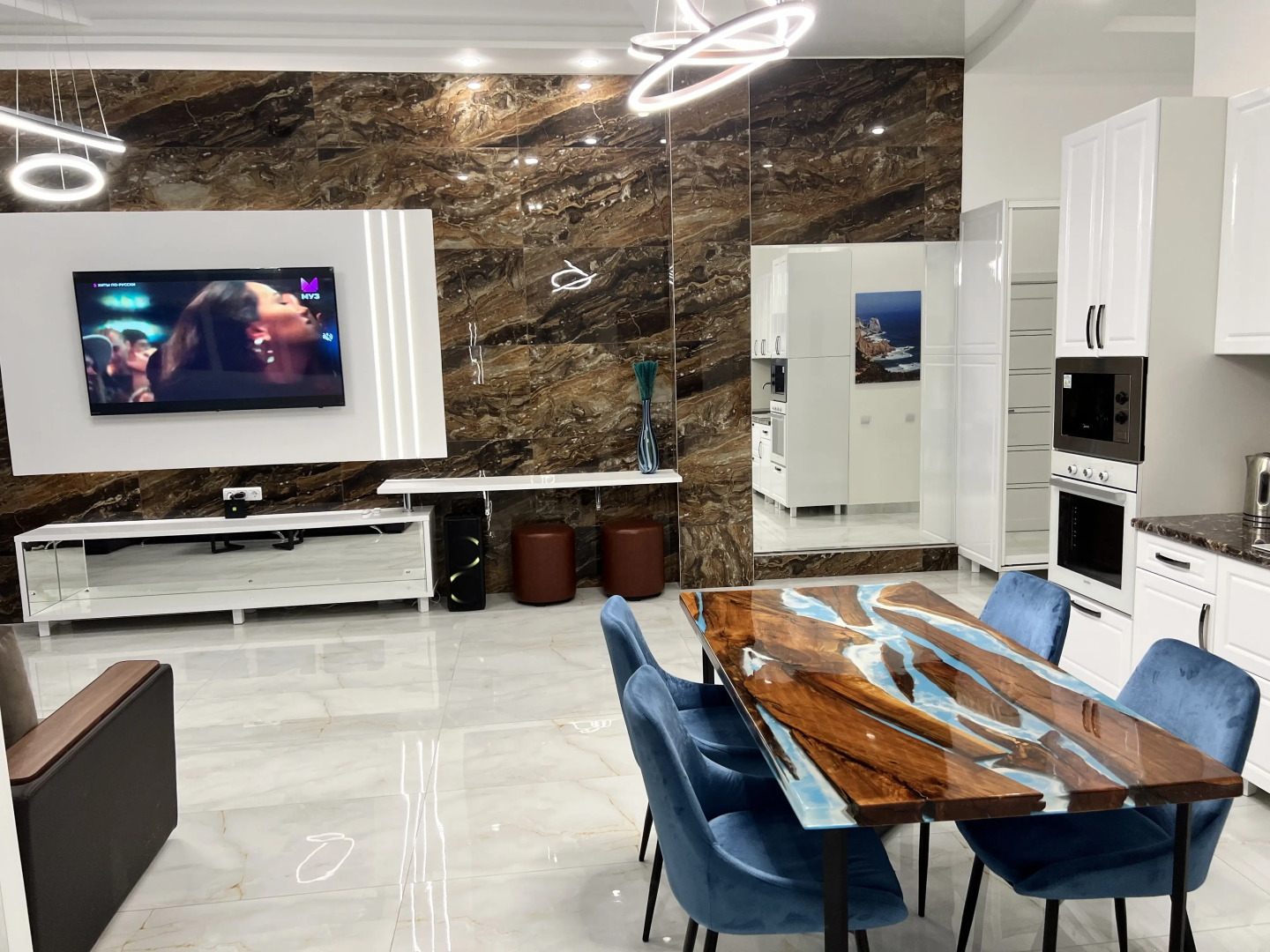 Апартаменты 70кв. метров в центре города