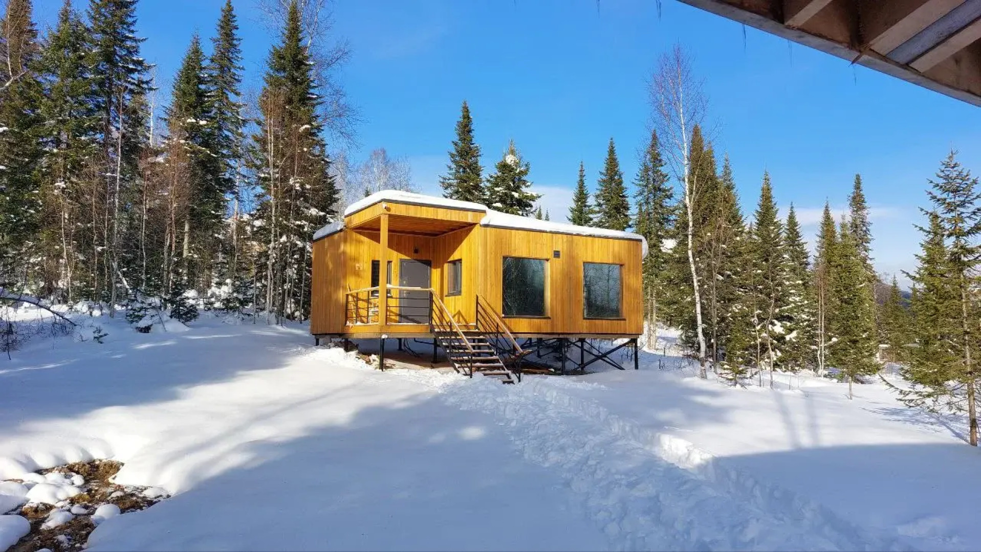Гостевой дом Деревянный дом с камином в лесу на Славянской