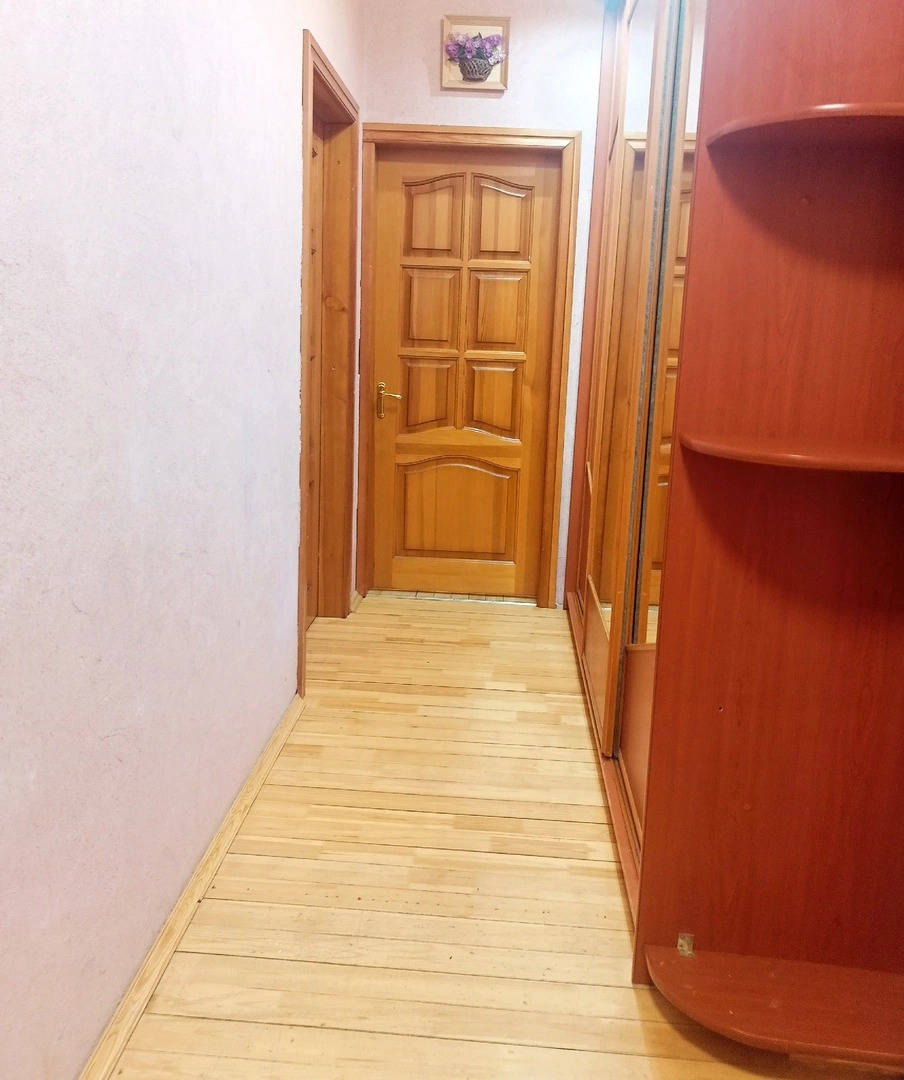 Квартира Уютная Двухкомнатная с Симпатичным Декор Камином