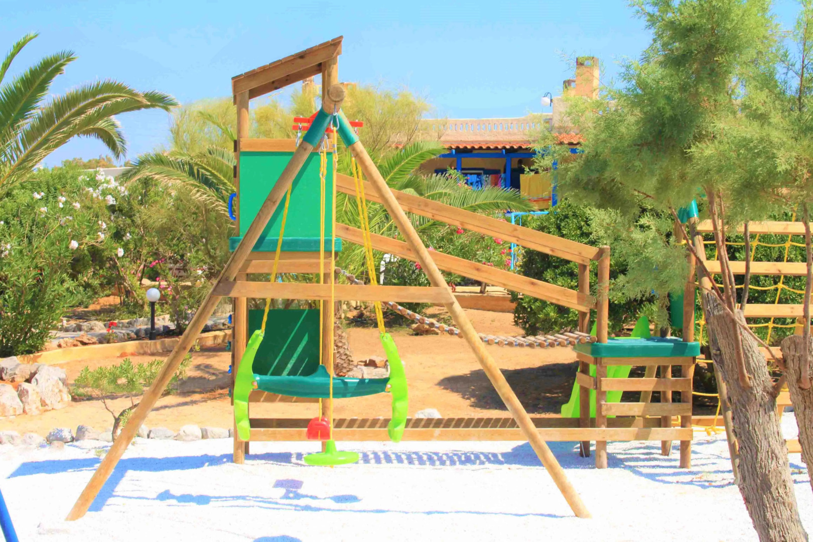 Отель Zorbas Beach Village