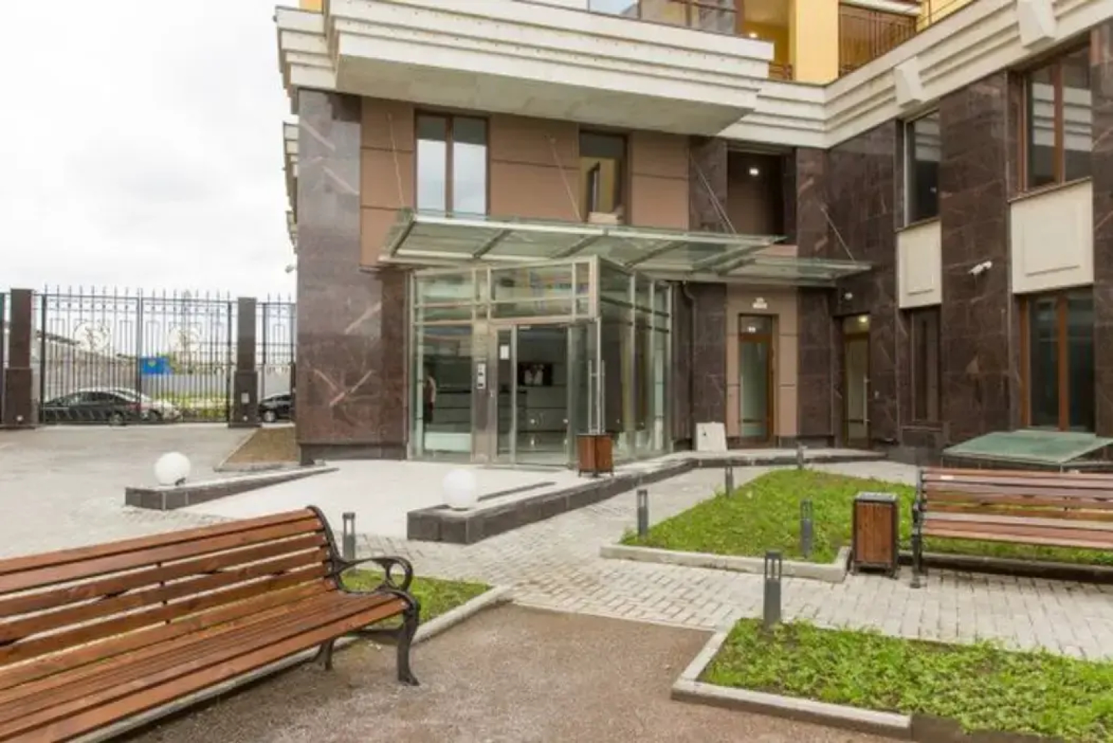 Апартаменты SAMOцвет на Парфёновской 4