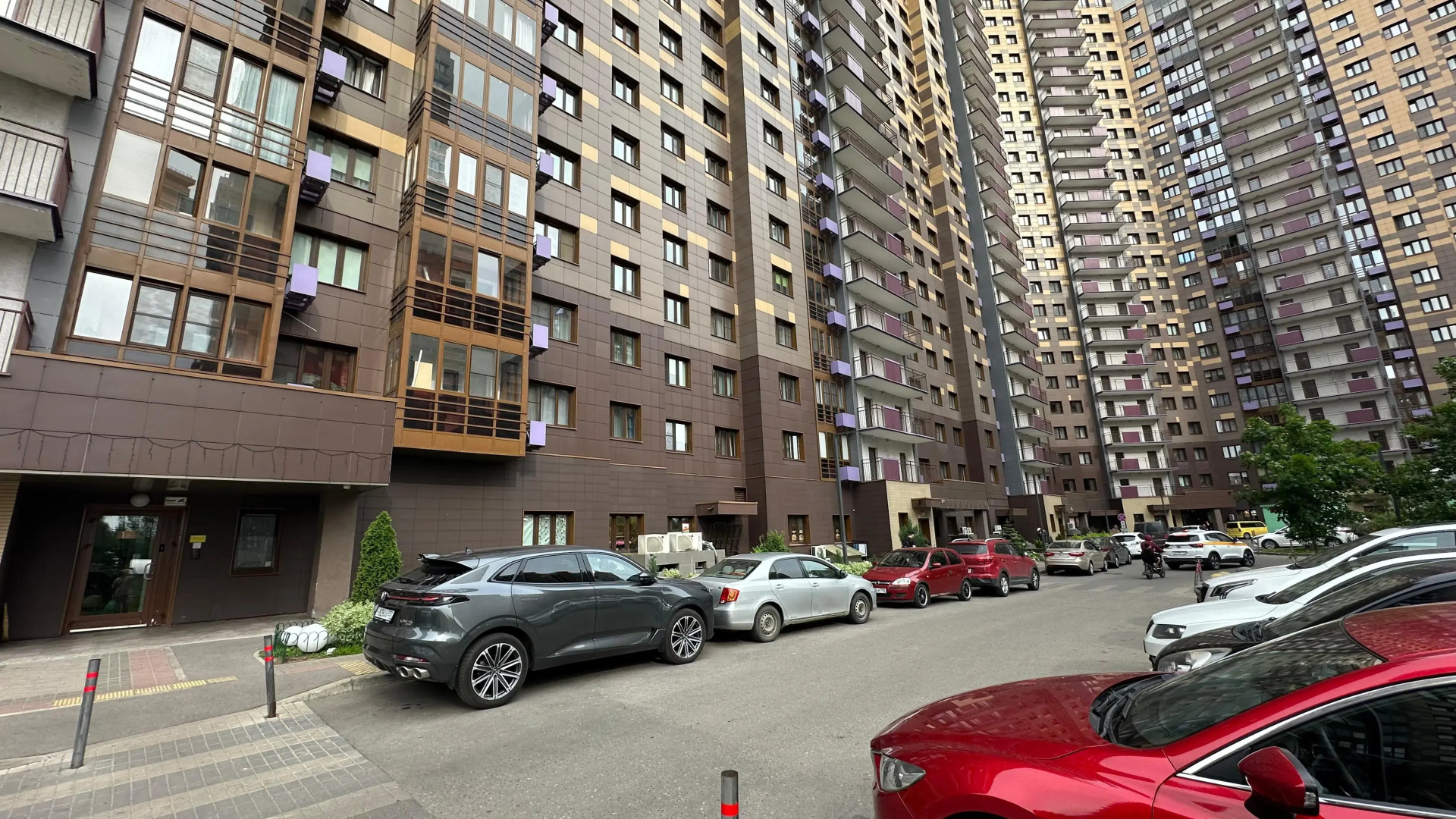 Апартаменты Истоман 2+2 в спальном районе