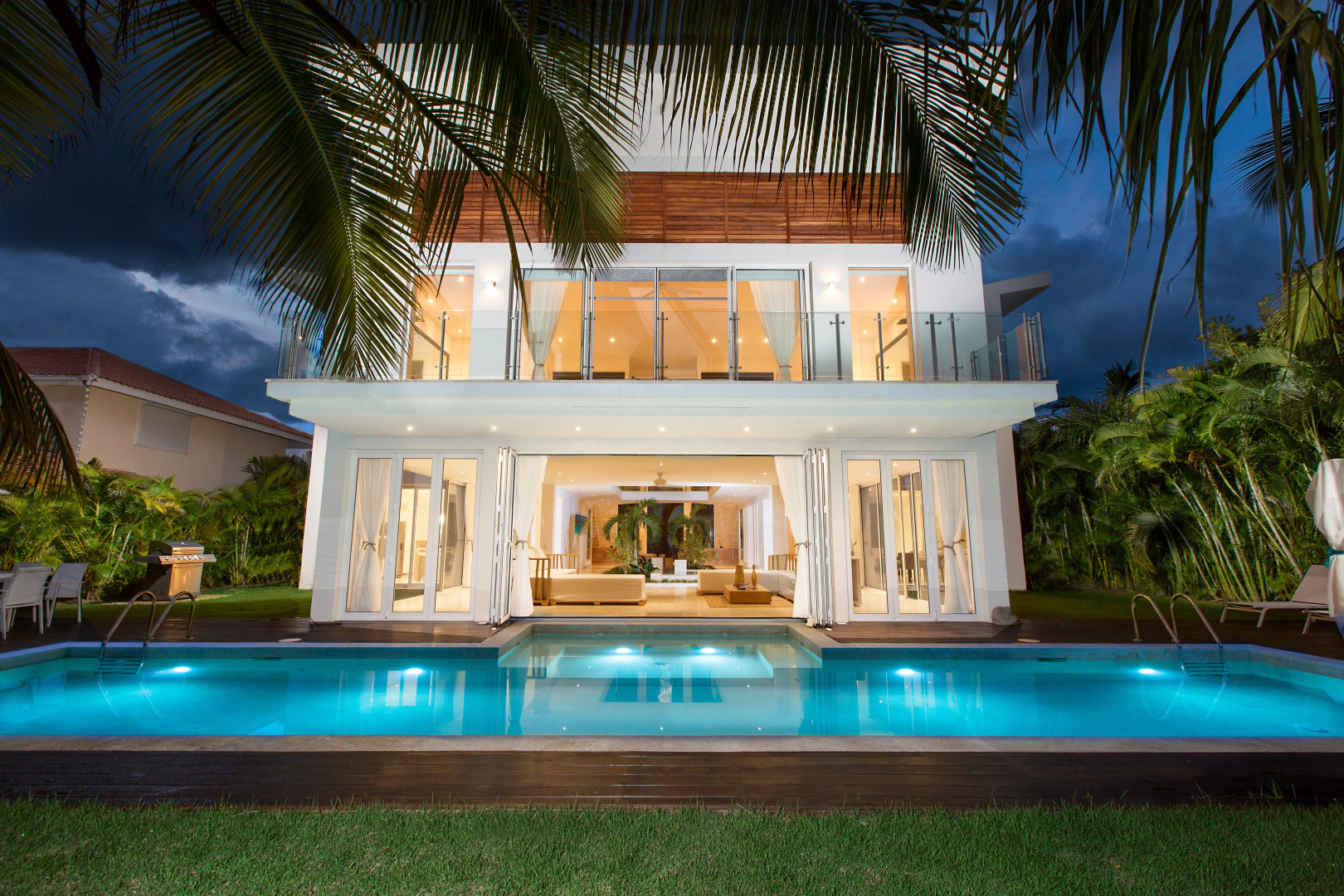 Вилла Waterfall