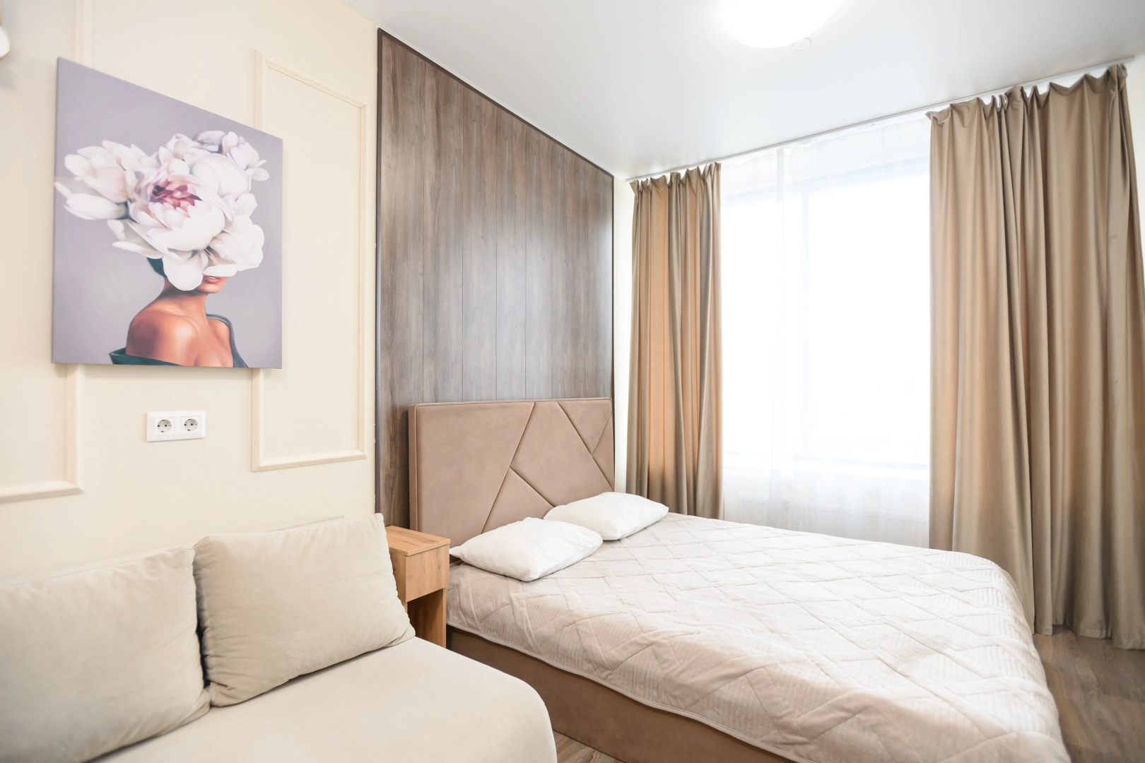 Апартаменты ApartHause с кофемашиной  рабочим местом и стильным дизайном