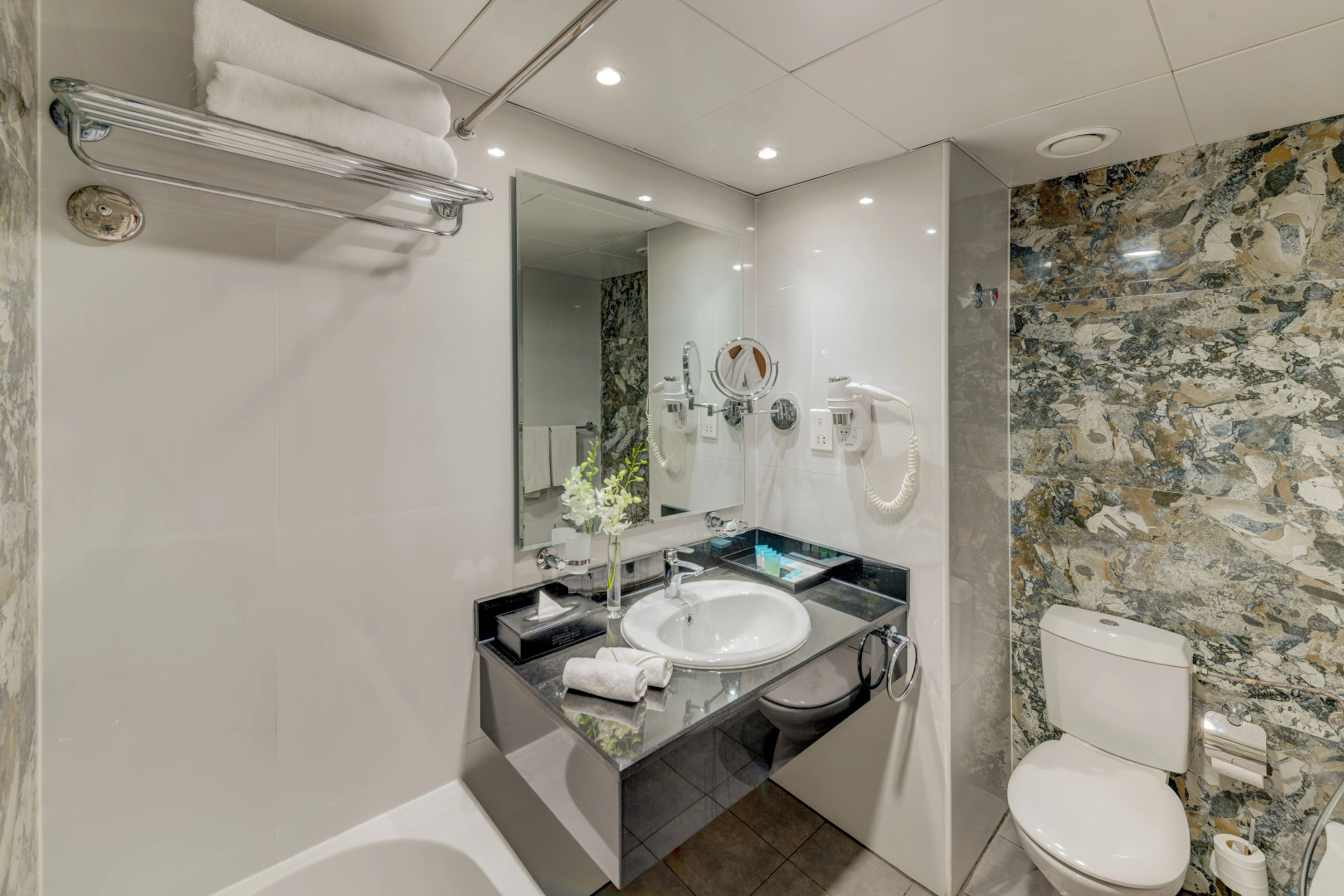 Отель HAWTHORN EXTENDED STAY BY WYNDHAM ABU DHABI