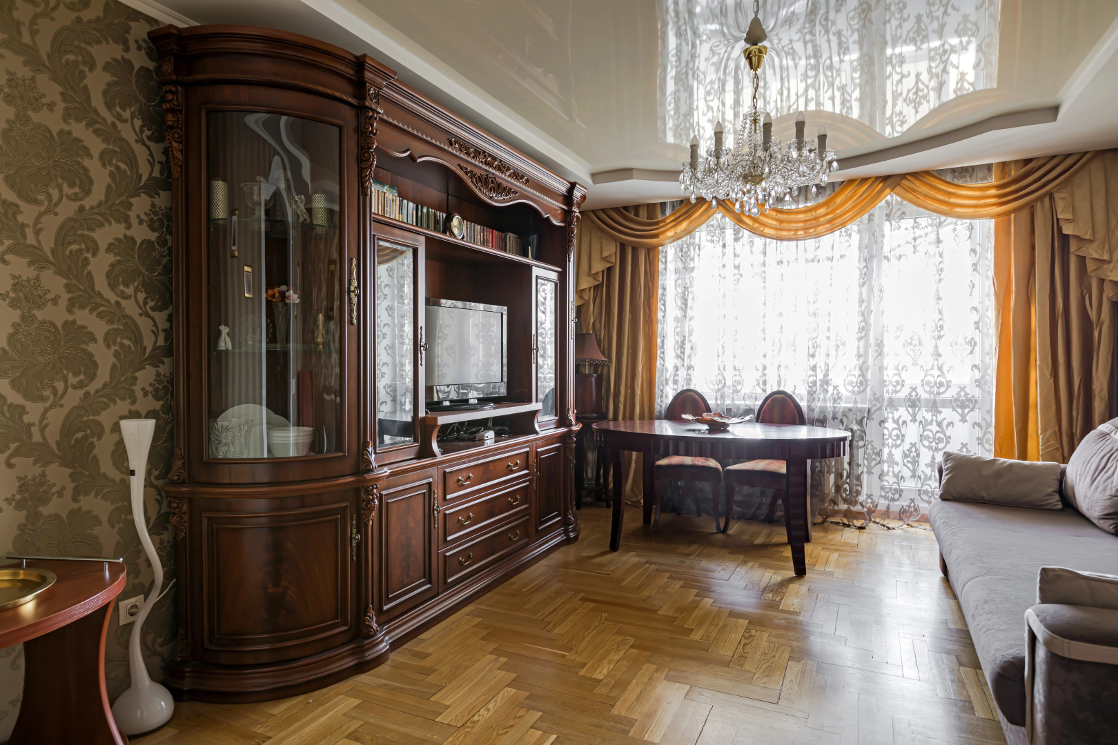 Квартира С тремя Комнатами и Кухней на Немиге