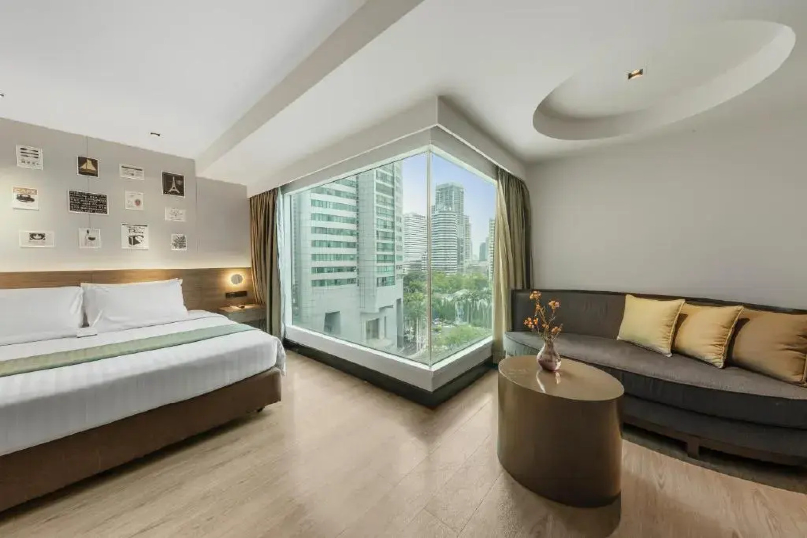 Отель Golden Tulip Mandison Suites