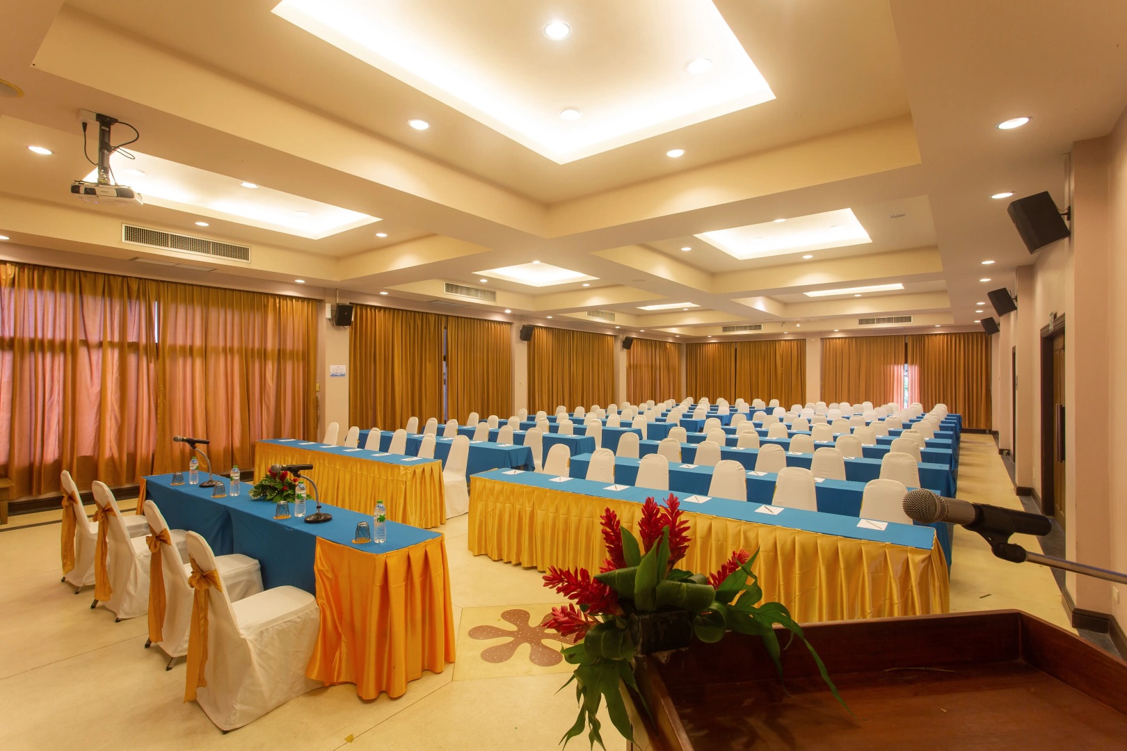 Курортный отель The Fair House Beach Resort & Hotel