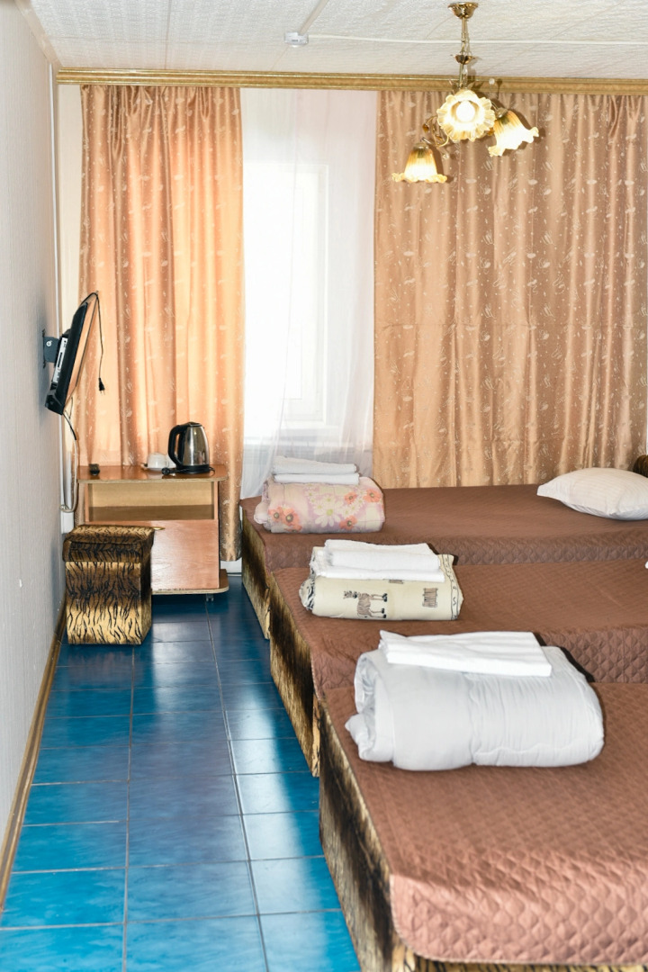 Pjat' zvezd na Naberezhnoj