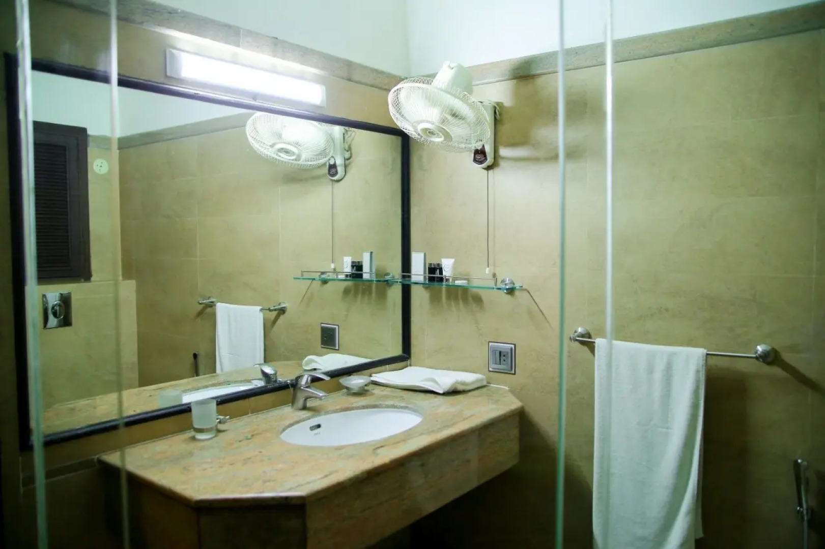 Отель Sunset Suites Karachi