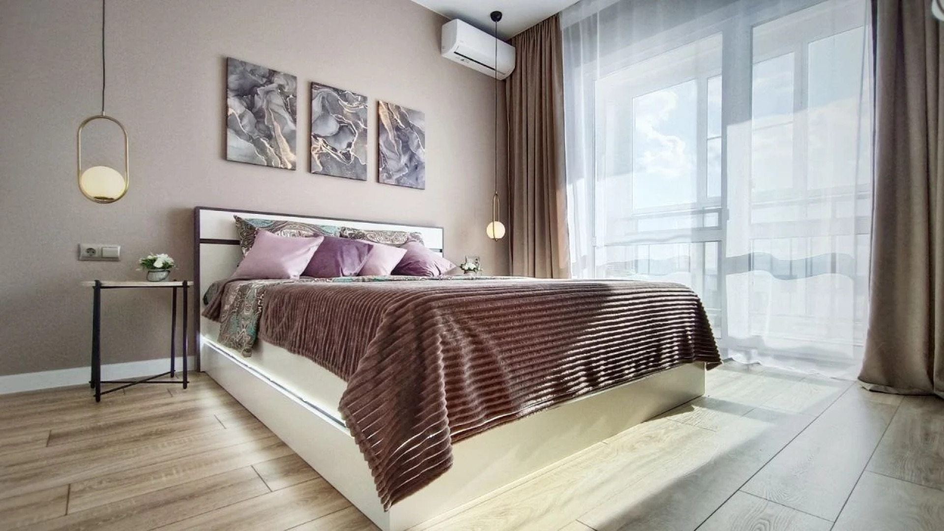 Квартира дизайнерская Renta27 в ЖК Riverdаy