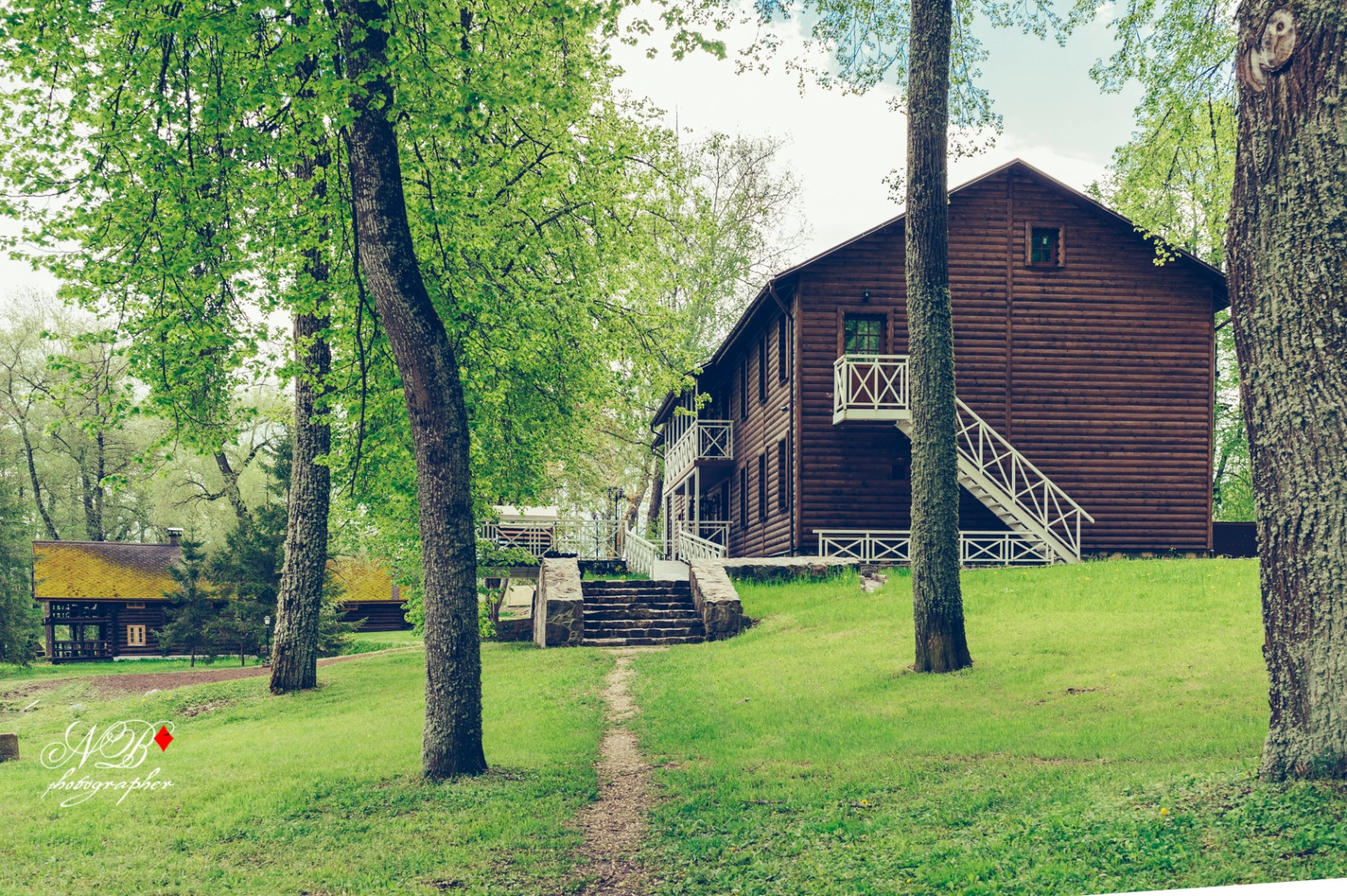 Гостиничный комплекс Имение Алтунъ корпус Дом над озером