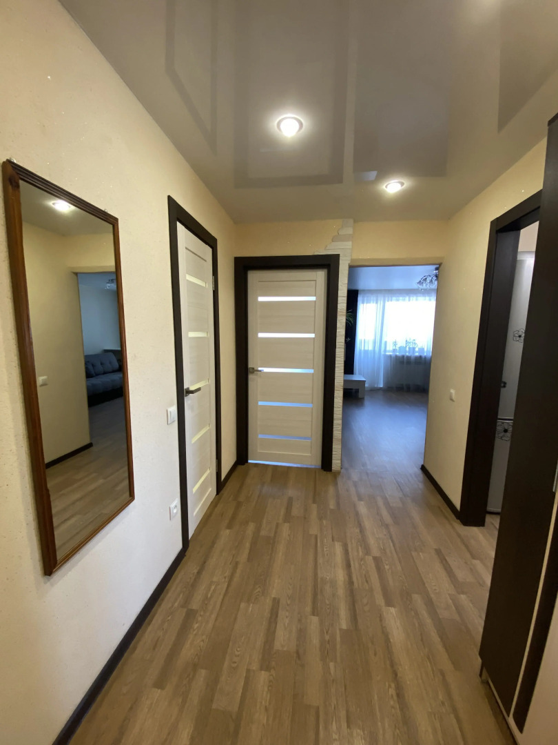 Апартаменты Люкс 2-комнатные Лесная 5 жёлтый нарцисс