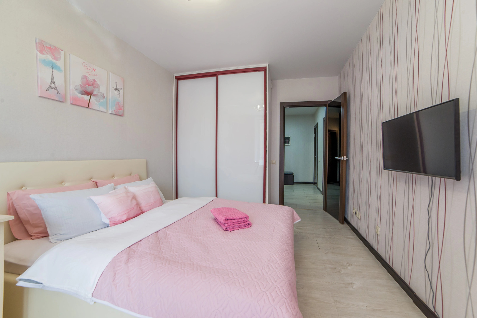 Апартаменты Двухкомнатные на Радищева 33